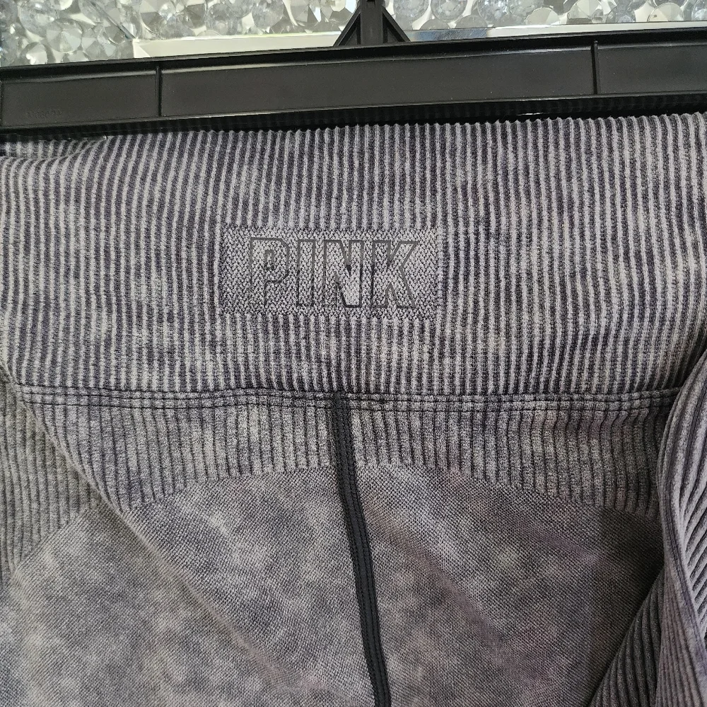 VS PINK Active Grey Ribbed Legging Outfit - Picture 4 of 6